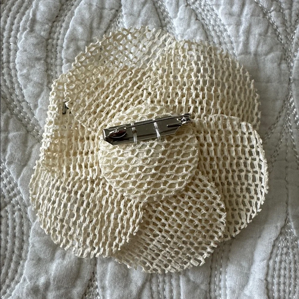 CHANEL Beige Raffia Brooch - Picture 2 of 3